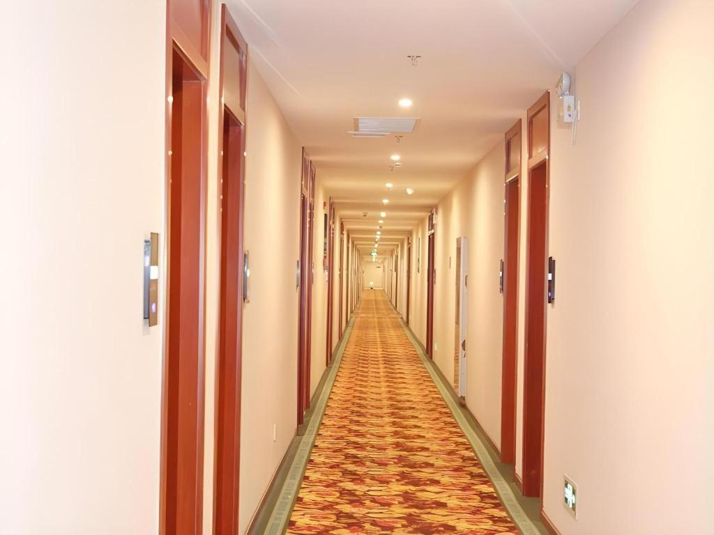 Greentree Alliance Yichang East Yichang Station Hotel Eksteriør billede