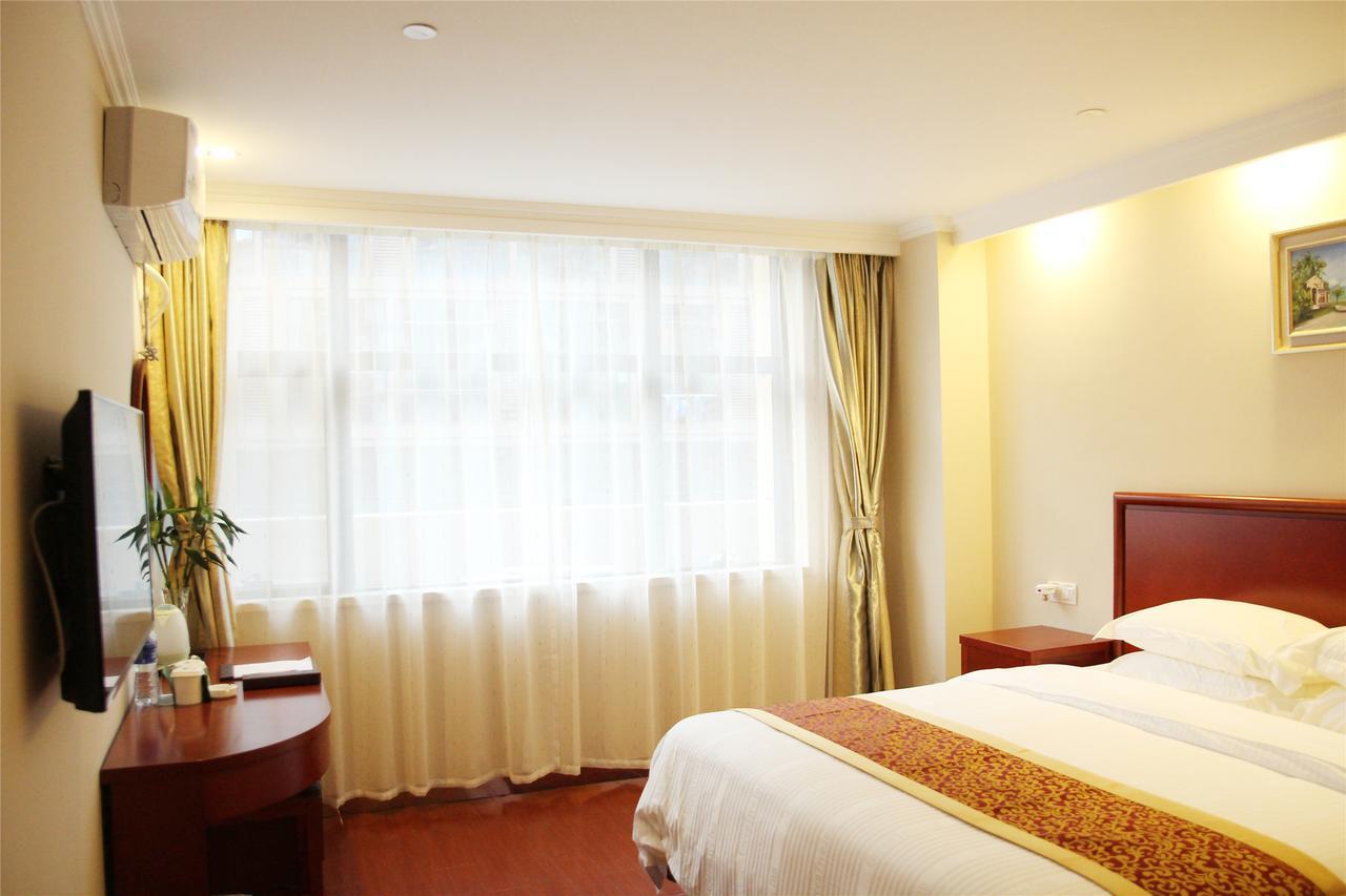 Greentree Alliance Yichang East Yichang Station Hotel Eksteriør billede